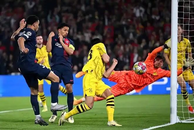 开云app下载关于德甲今晚走向成谜；巴黎圣日耳曼内部沟通；媒体盛赞；训练强度明显提升的信息